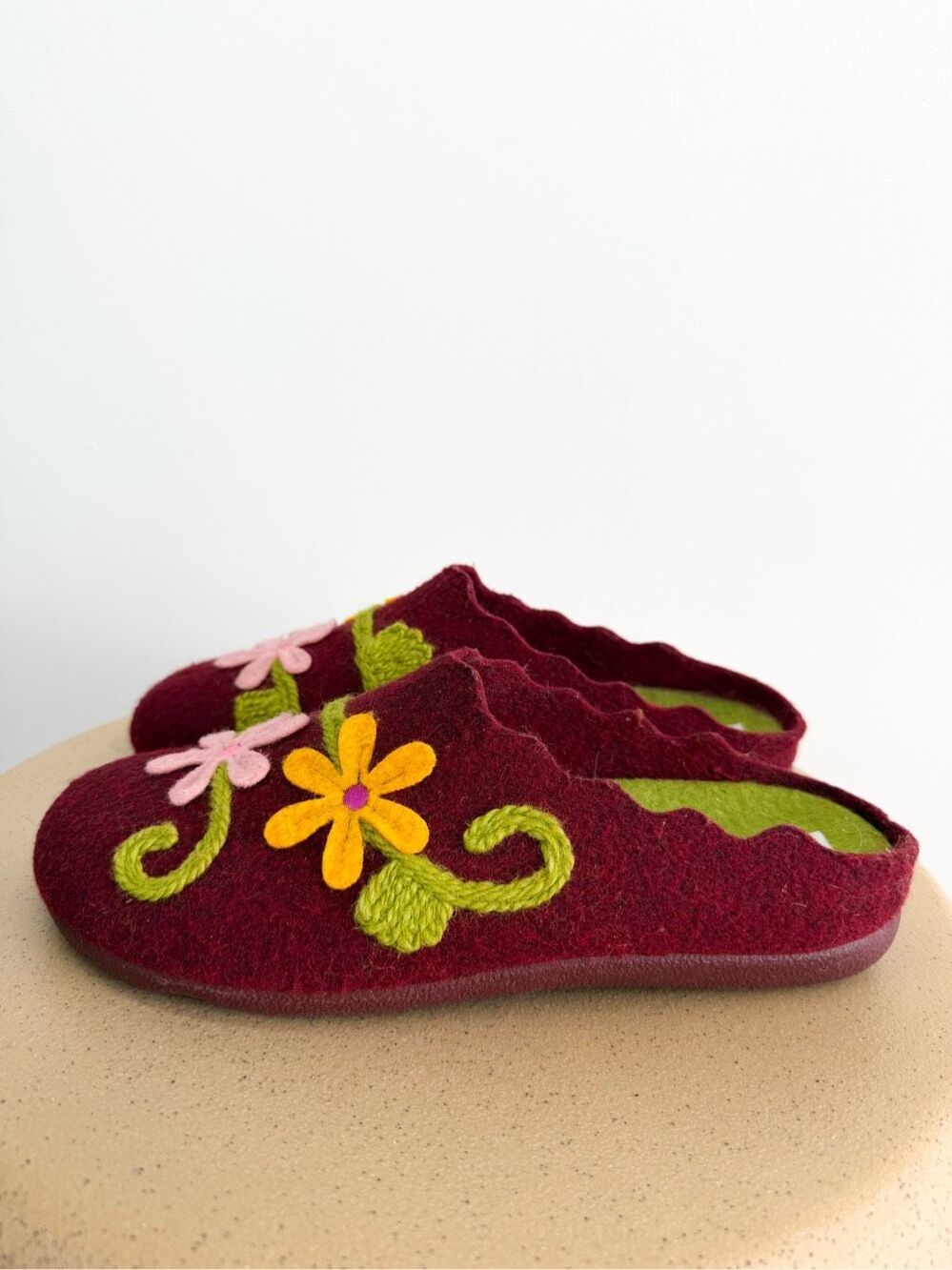 Spring Step Flexus Women’s Burgundy Red Wool Felt Floral Embroidered Slip In Mul